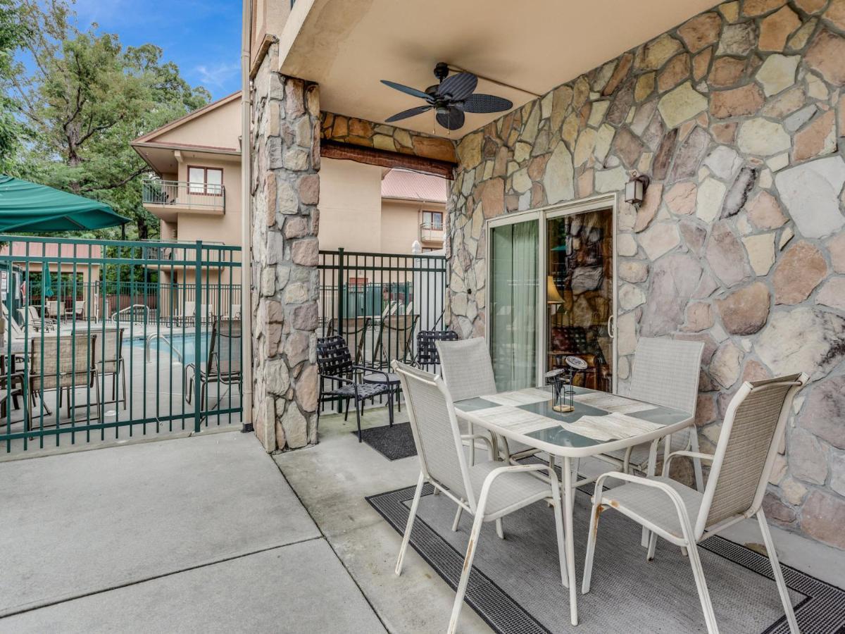 Downtown Delight, 2 Bedrooms, Pool, Hot Tub, Sleeps 6 Gatlinburg Luaran gambar